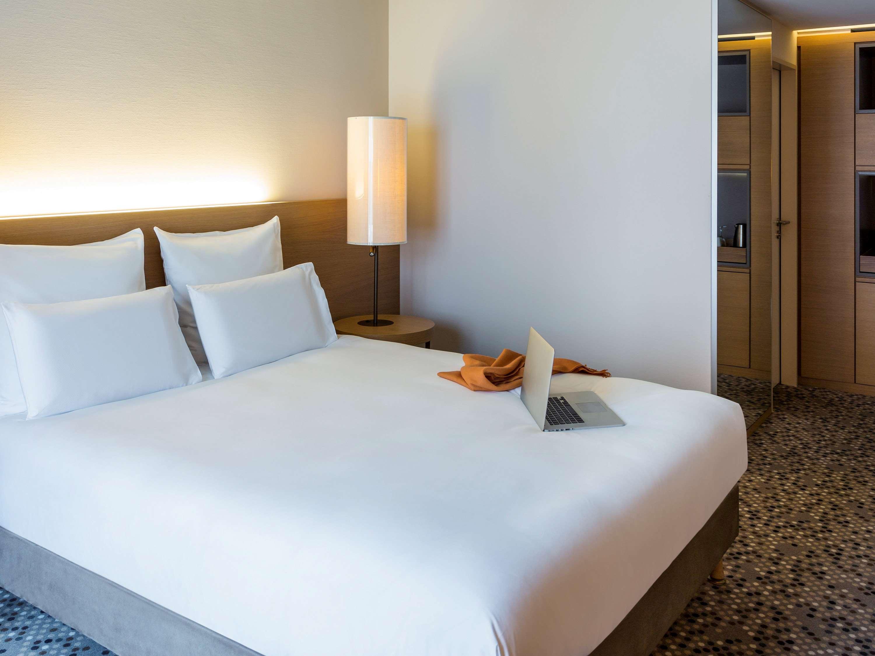 Pullman Basel Europe Hotel Buitenkant foto