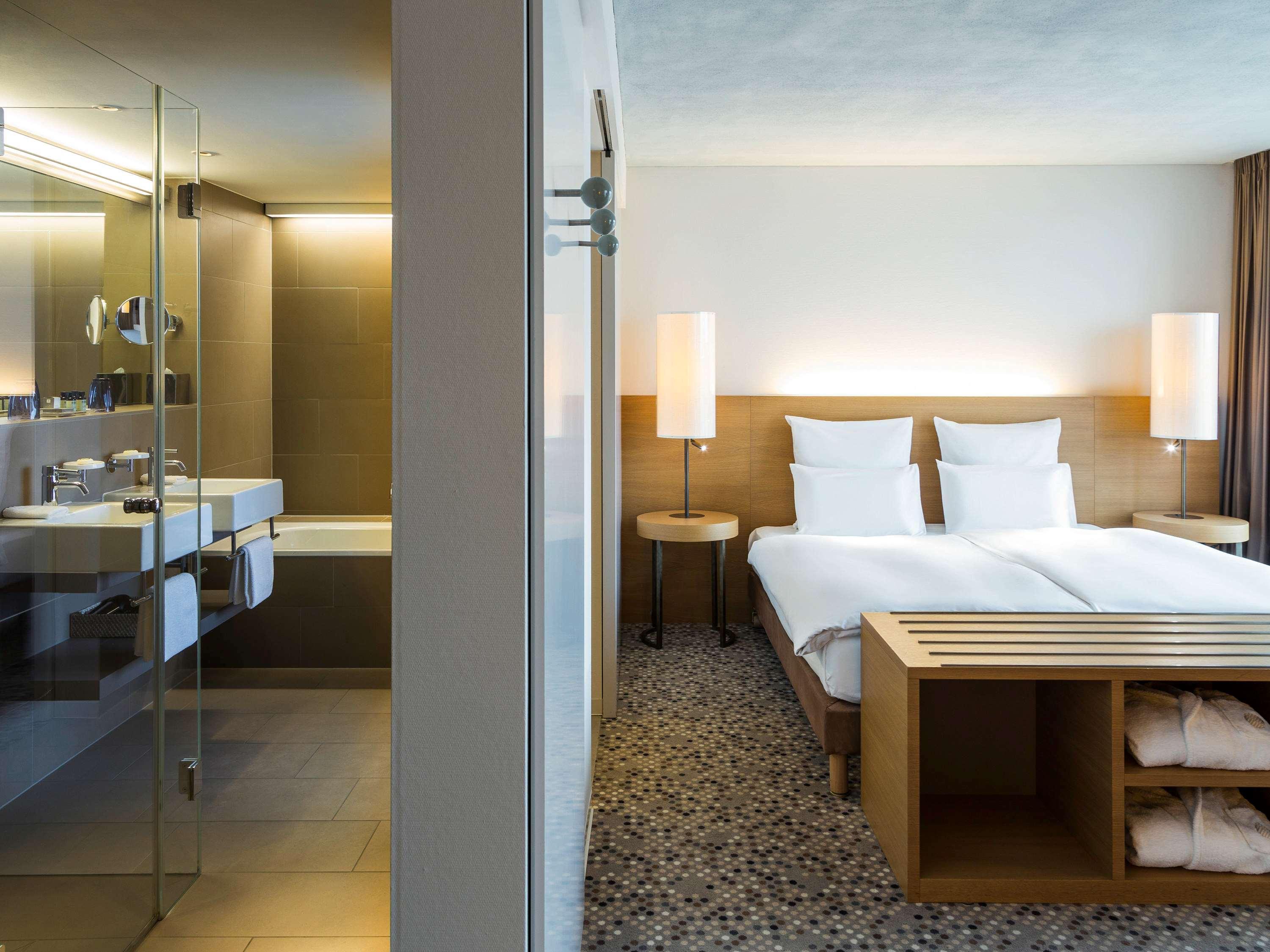Pullman Basel Europe Hotel Buitenkant foto